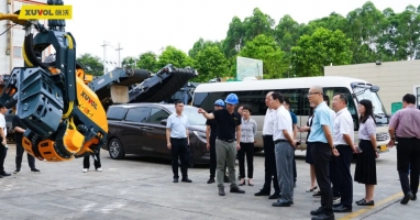 自治區人大教科文衛委副主任委員李彥平帶隊莅臨徐沃調研走訪